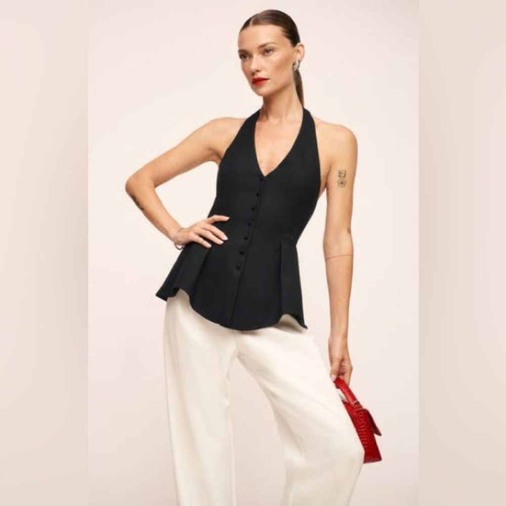 NWT Reformation Auli Top in Black Size 6